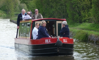 Pennine cruisers - Narrow boat Day Trips from Skipton